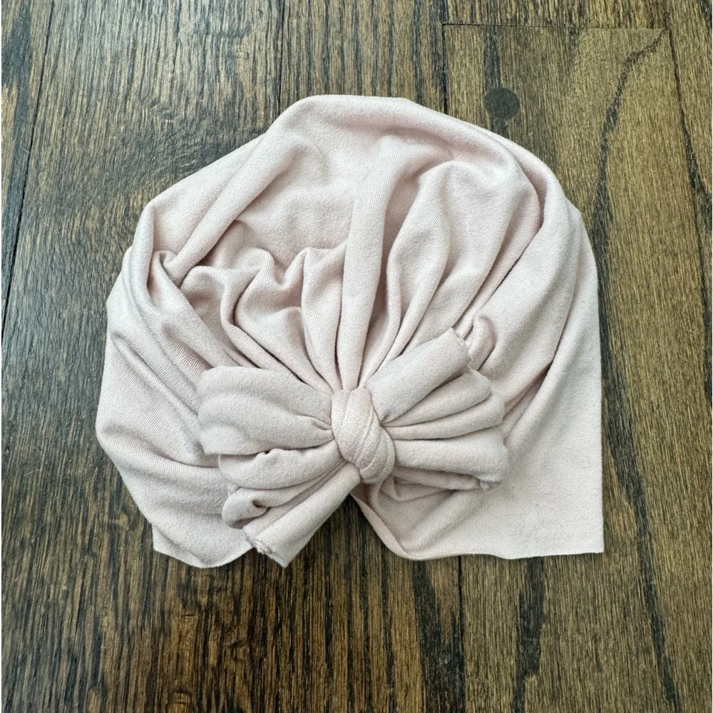 Blush bunny knot